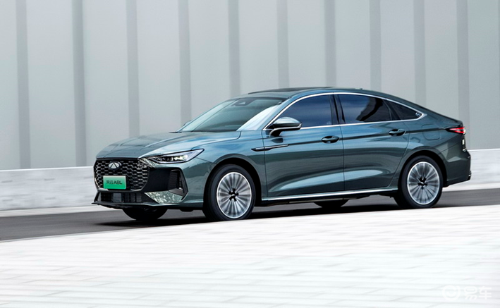 风云A8L对比吉利银河L6,谁是十万级混动家轿“王者”?