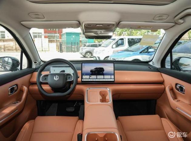 家庭首选：20万内六座SUV，零跑C16 VS 银河M9