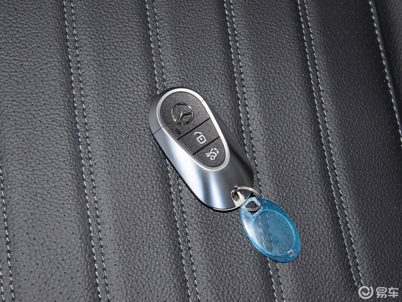 新款奔驰C级上市,全系换装2.0T动力,配置提升