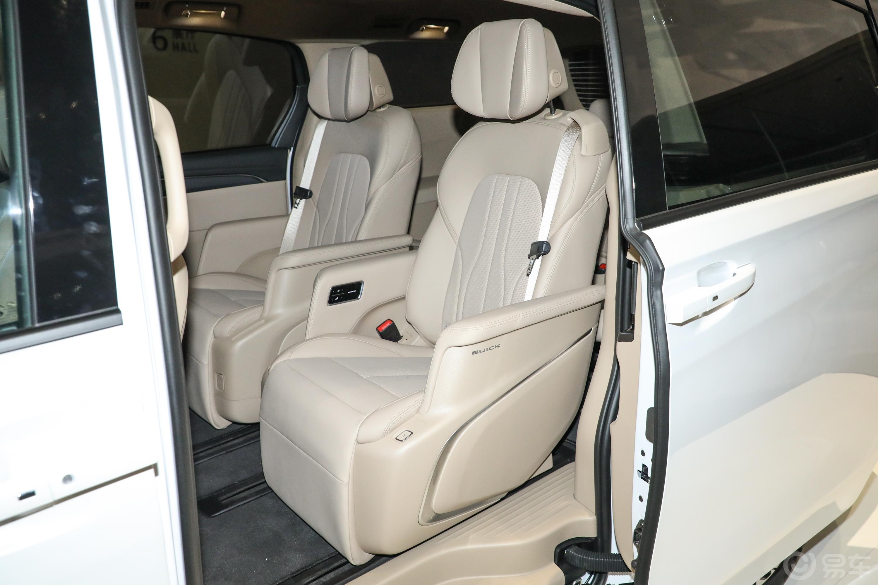 冠军视野的较量 传祺向往M8宗师VS别克GL8PHEV