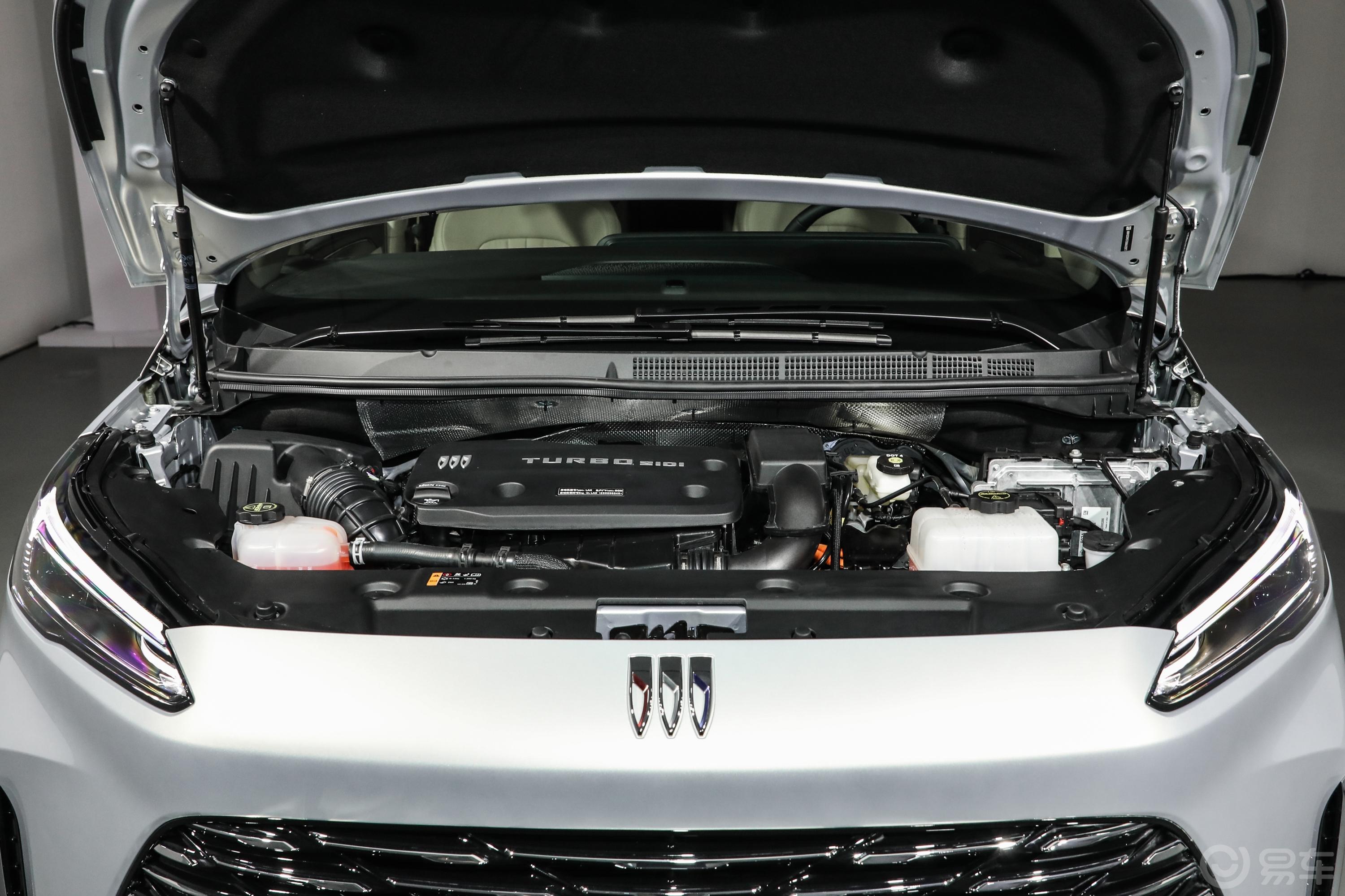 冠军视野的较量 传祺向往M8宗师VS别克GL8PHEV