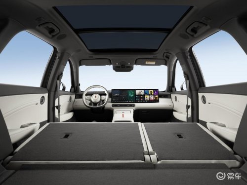 红旗HS6与理想L6对比，谁在中大型SUV中更胜一筹？