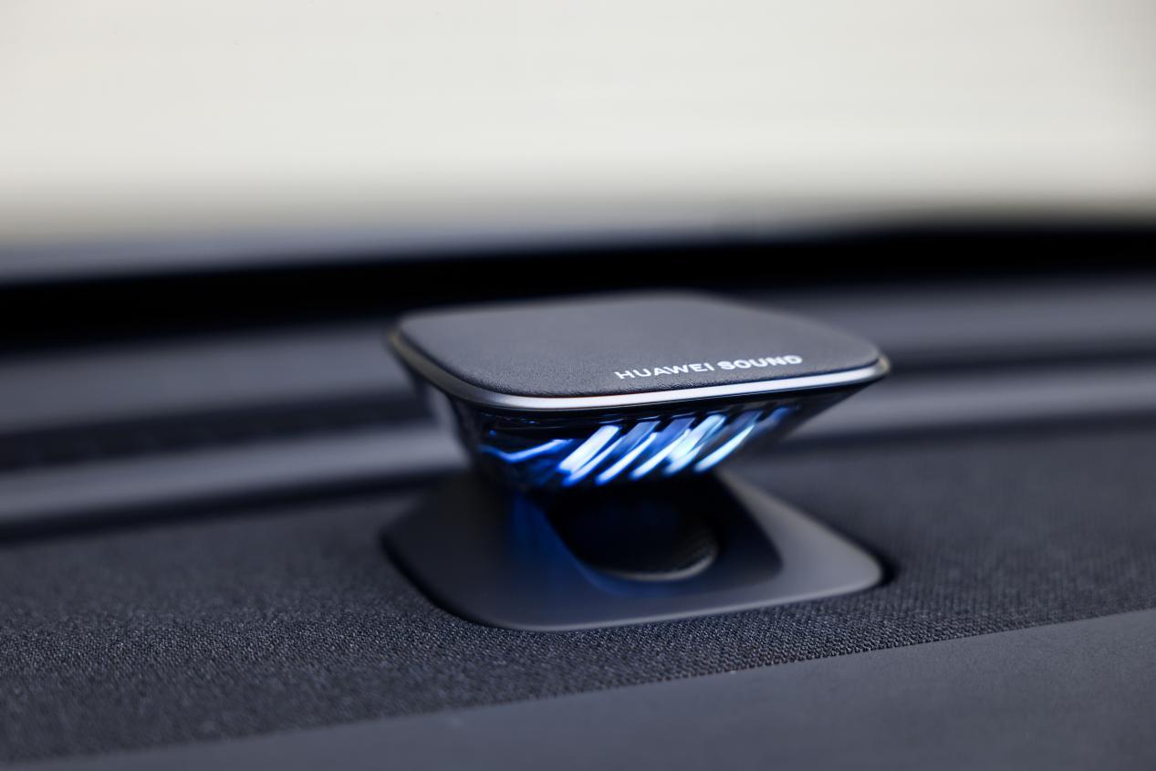 天籁·鸿蒙座舱对比雅阁!燃油车智能终于迎来逆袭?