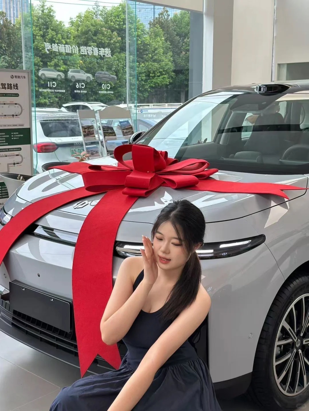 10万预算买顶配小车还是紧凑SUV,零跑B10给出了答案