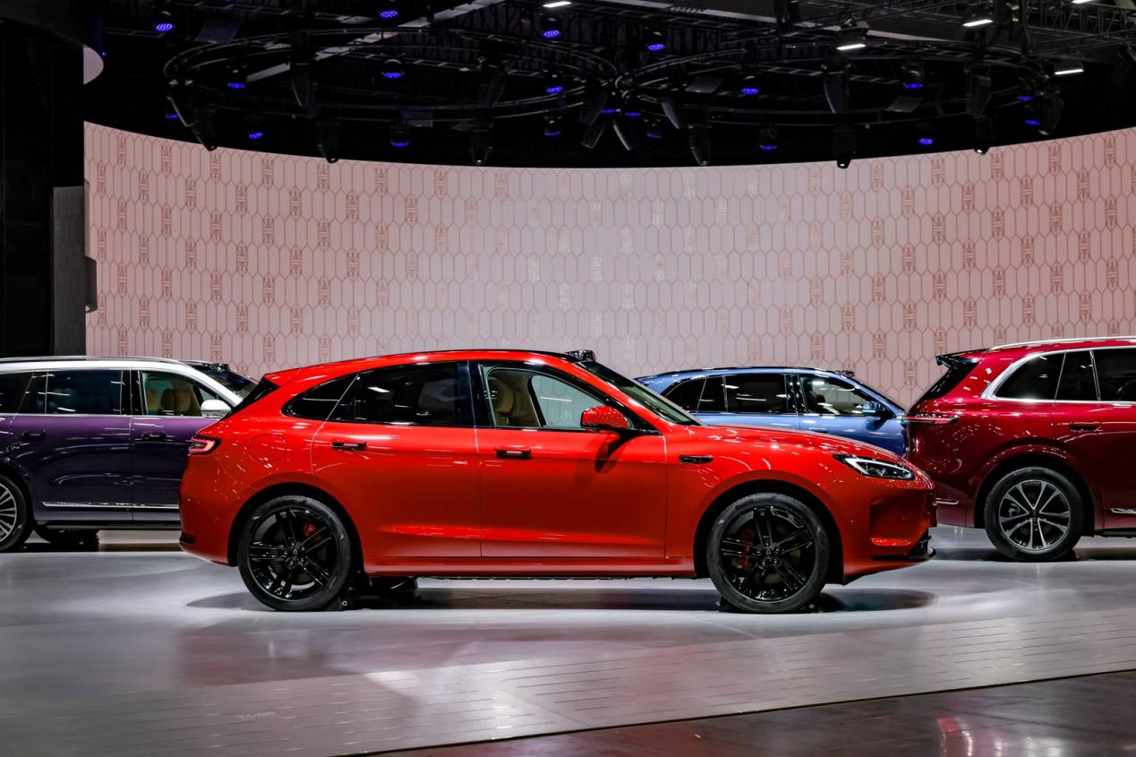 当高颜值遇见高安全，广州车展上的问界新M5 Ultra给出理性购车新答案