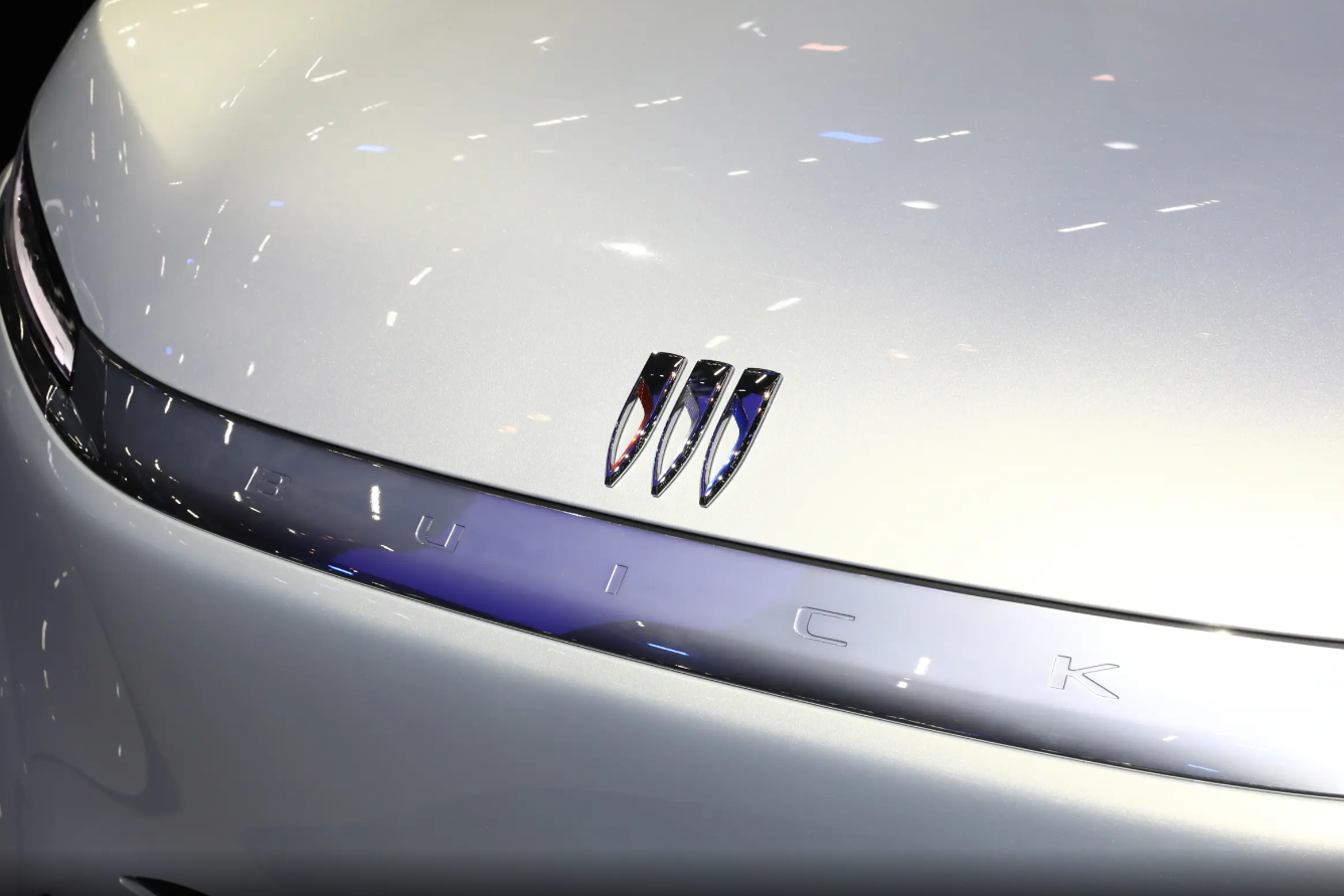 有插混四驱+8775P座舱芯片，50万买顶配有机会火吗？