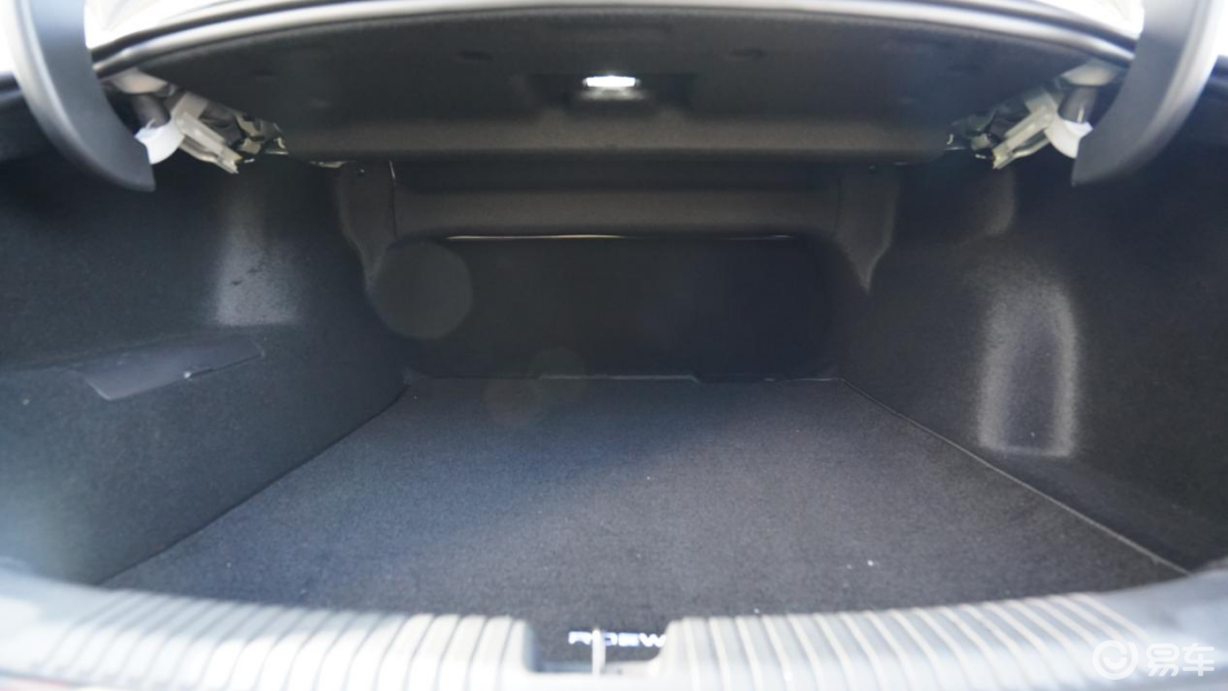 荣威M7 DMH 对比银河 A7，空间体感才是真刚需